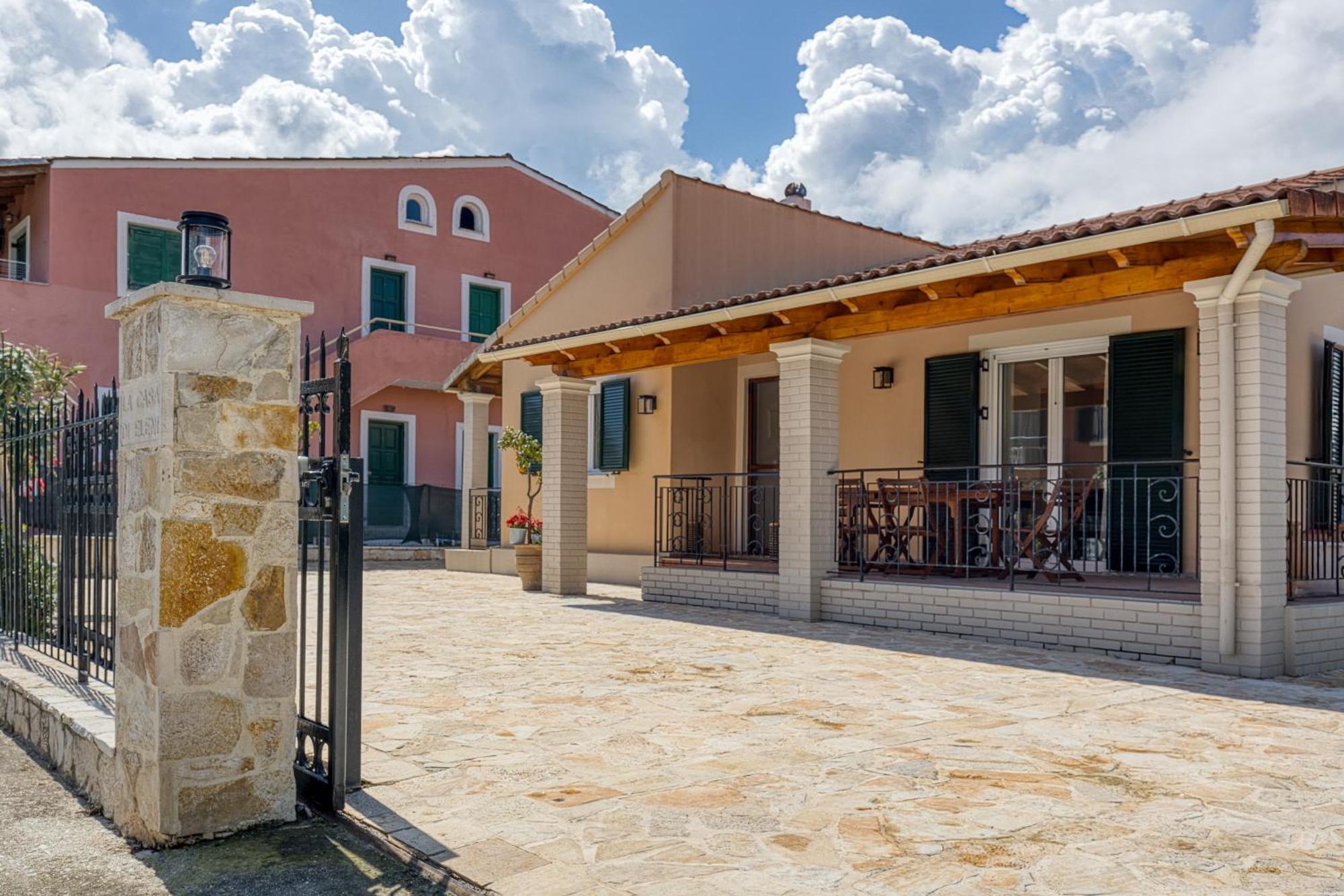 La Casa Di Eleni Villa อาคาราวี ภายนอก รูปภาพ